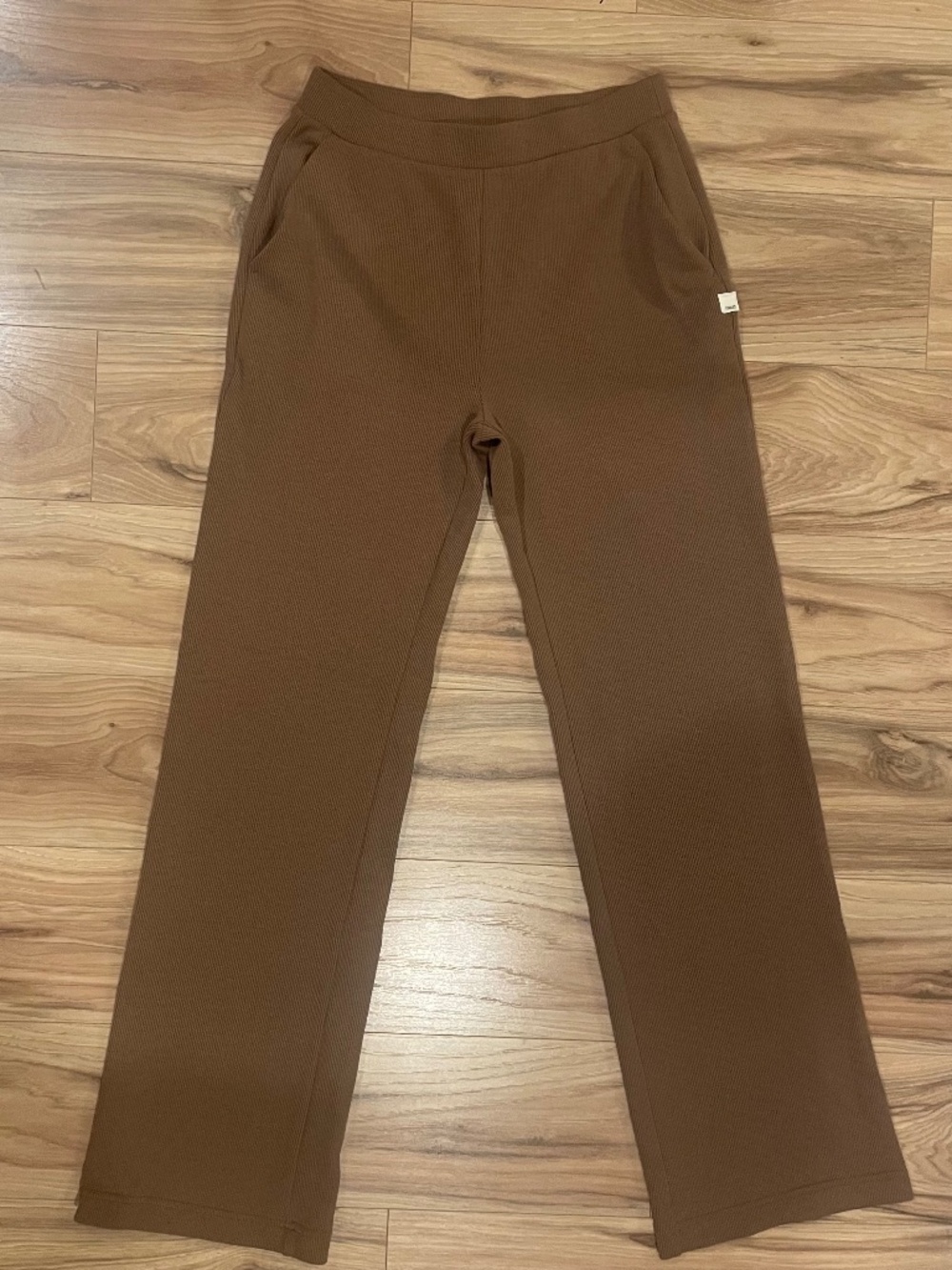 Vuori mid rise wide leg sweatpants camel S